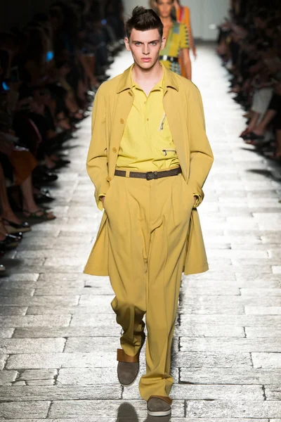 Look 54